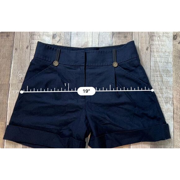 Diane Von Furstenberg Cuffed Mid Rise Pleated Navy Wool Shorts sz 4‎ Modern - Picture 4 of 12